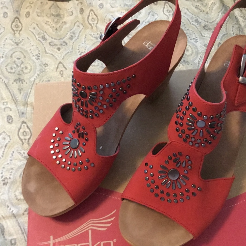 Dansko Red Deandra Nubuck, Size 42,  Brand New